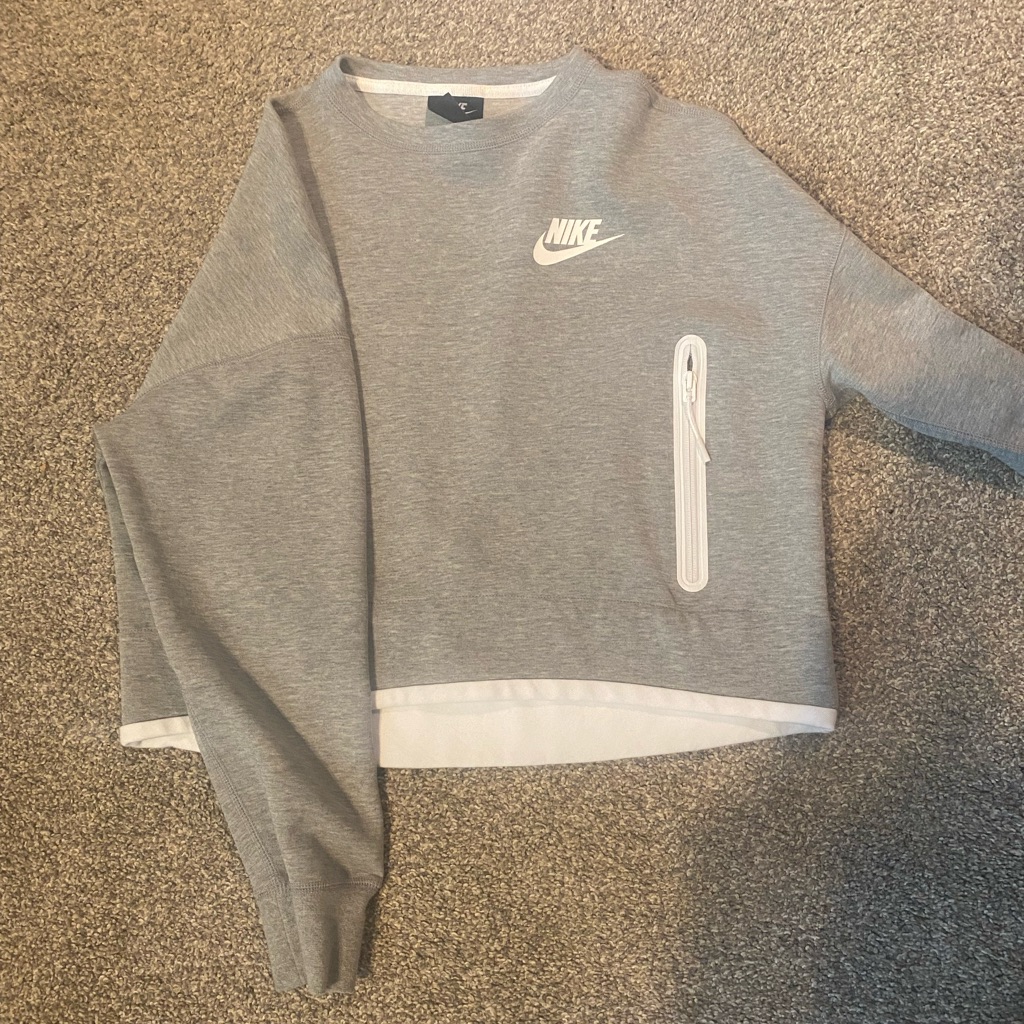 Brand New Womens Nike Tech